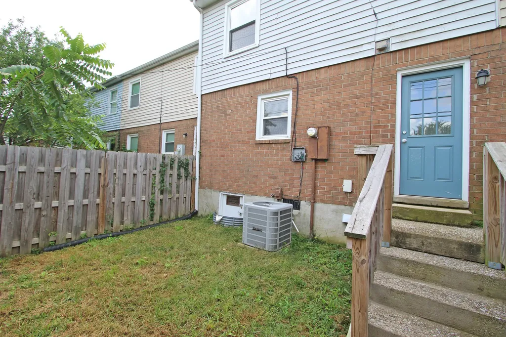 207 Hedgewood Court Lexington KY 40509