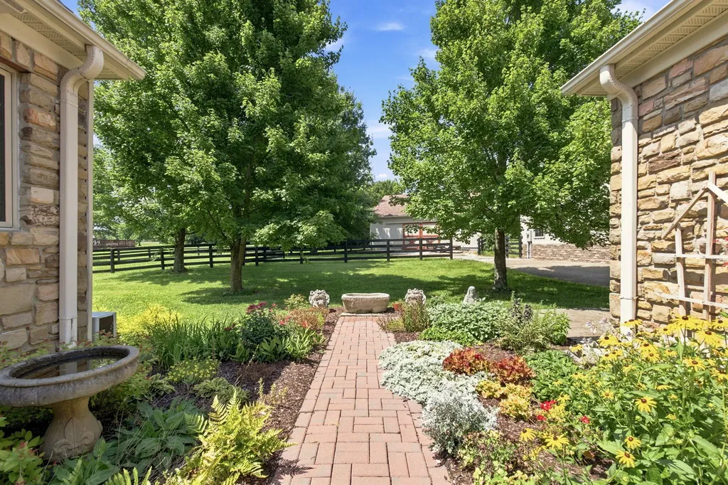 101 Sterling Drive Georgetown KY 40324