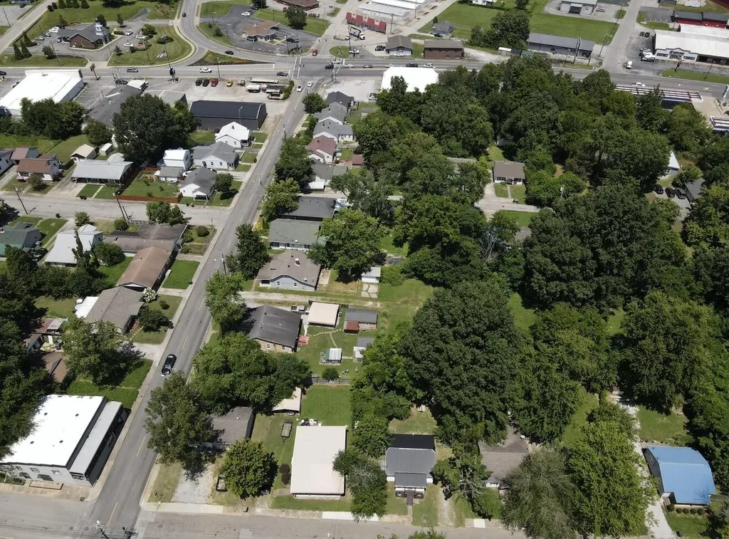 719 Hodge Street Madisonville KY 42431