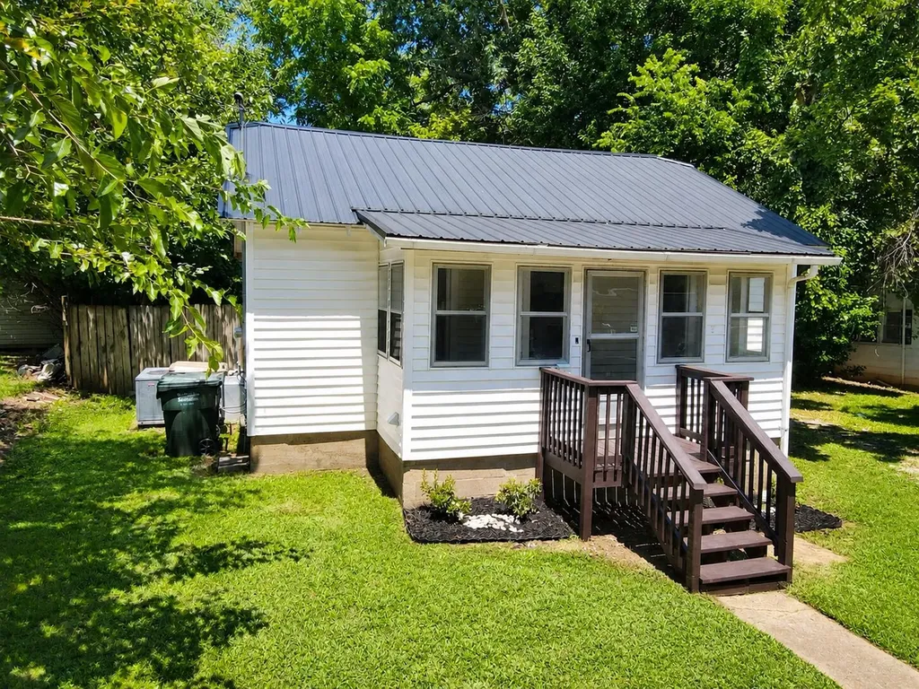 719 Hodge Street Madisonville KY 42431