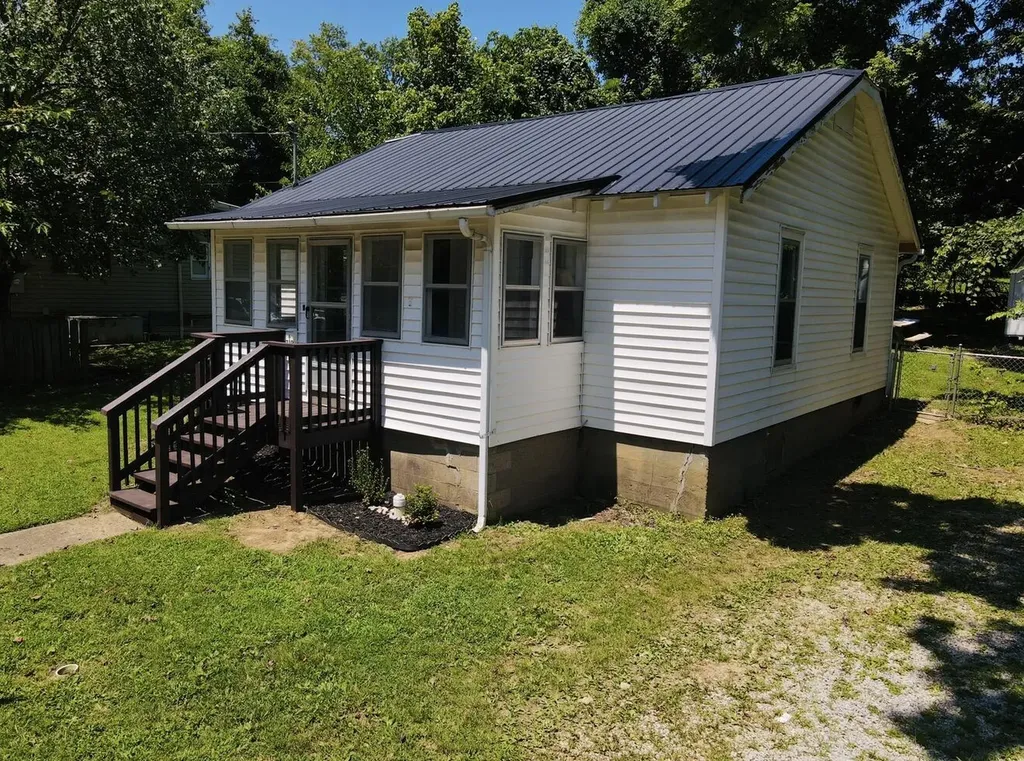 719 Hodge Street Madisonville KY 42431