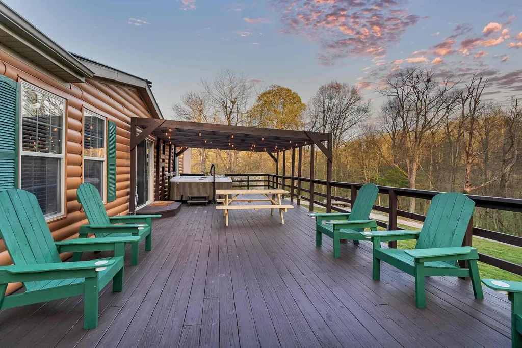 384 Adkins Camp Loop Hudson KY 40145
