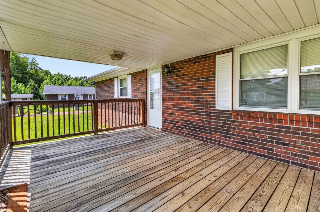 79 Meadow Lark Circle Corbin KY 40701