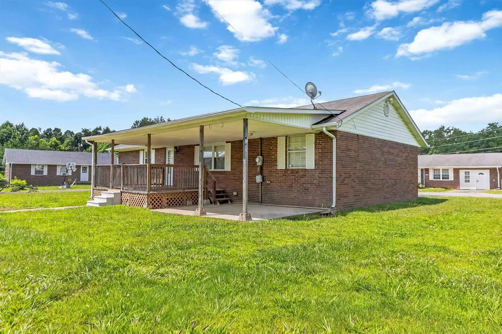 79 Meadow Lark Circle Corbin KY 40701