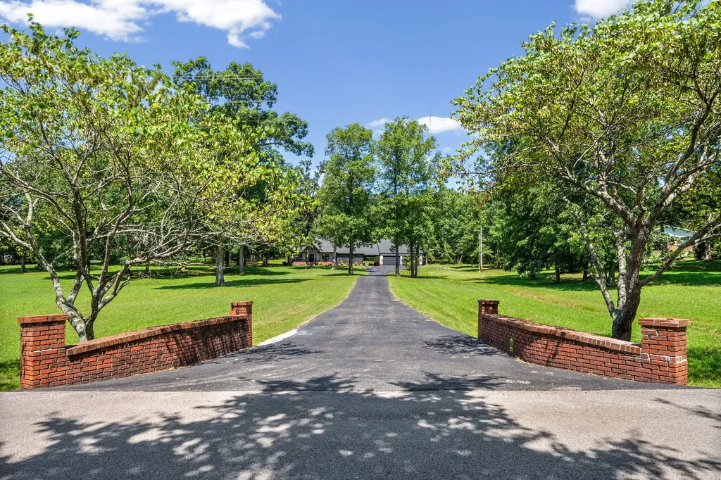 3995 Witty Lane Hopkinsville KY 42240