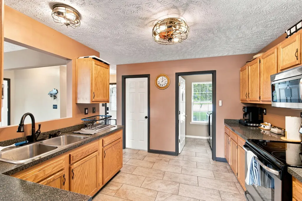 404 E Ridge Drive Nicholasville KY 40356