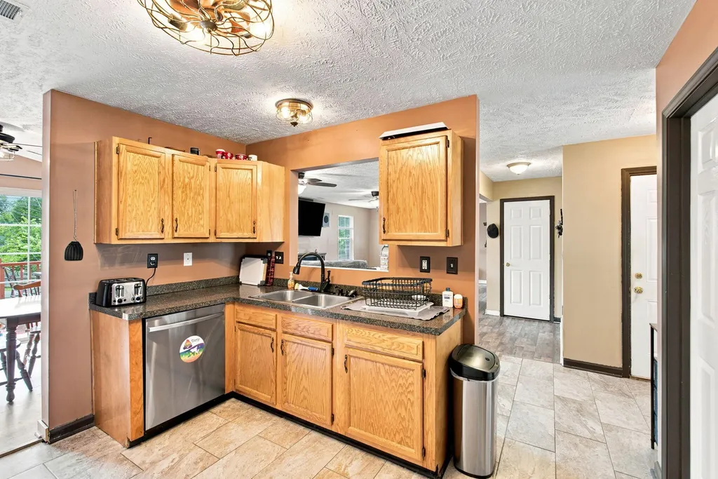 404 E Ridge Drive Nicholasville KY 40356