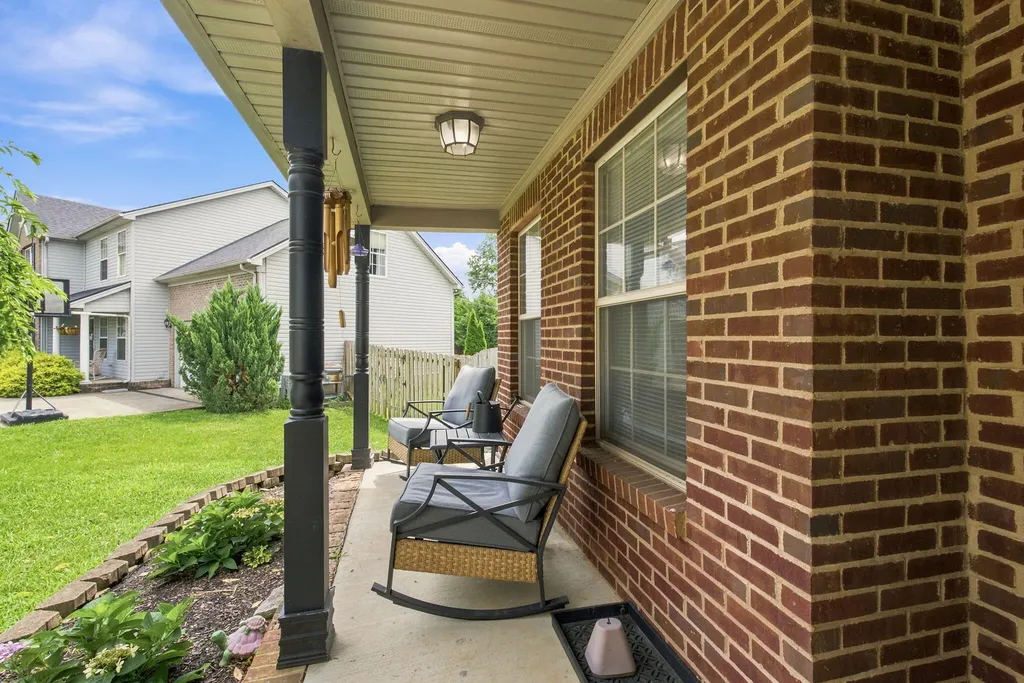 404 E Ridge Drive Nicholasville KY 40356