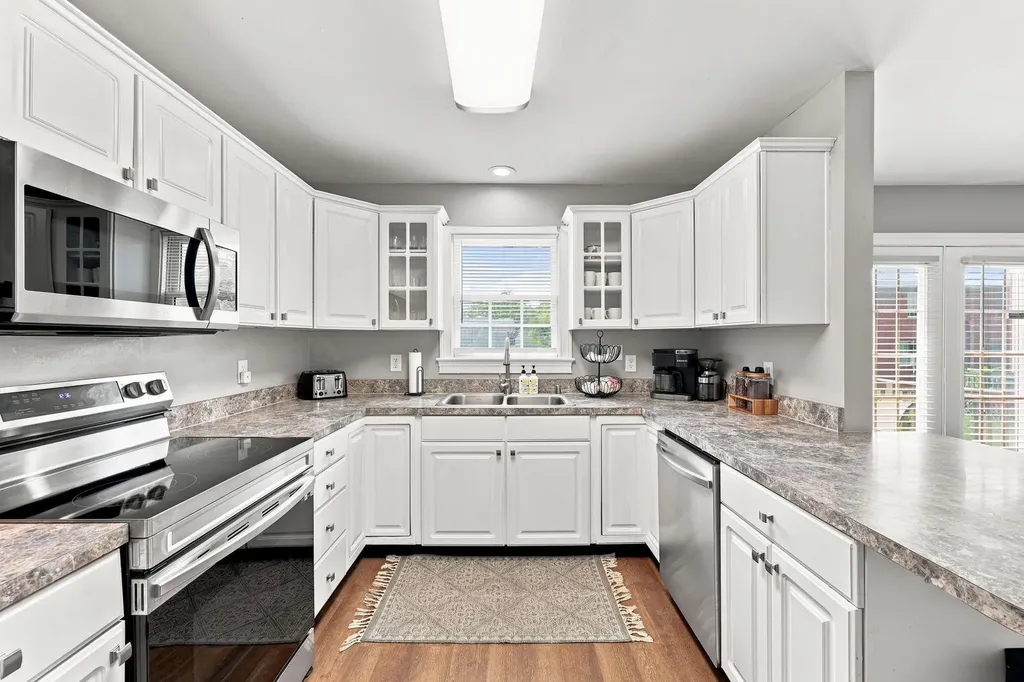 172 Simmons Street Versailles KY 40383