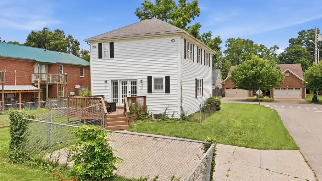 172 Simmons Street Versailles KY 40383
