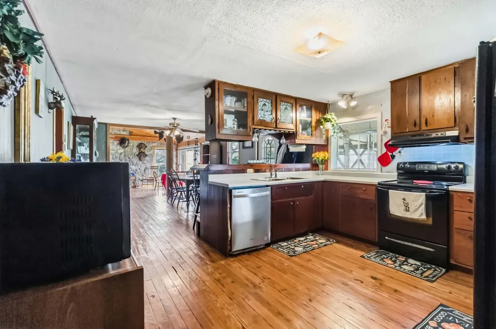 1651 Highway 1643 Somerset KY 42501