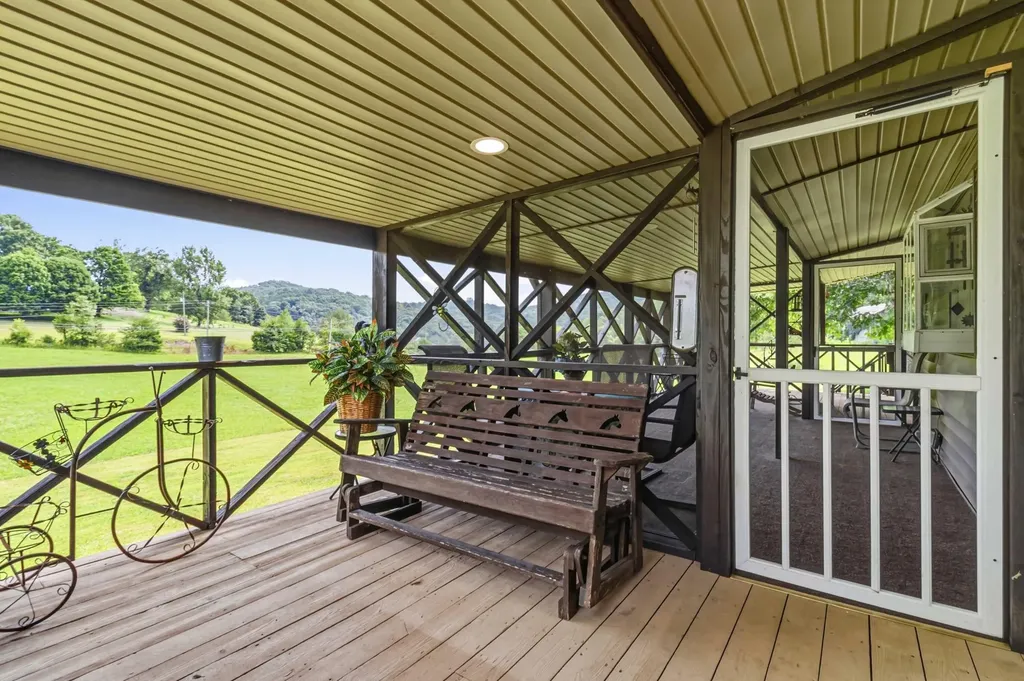 1651 Highway 1643 Somerset KY 42501