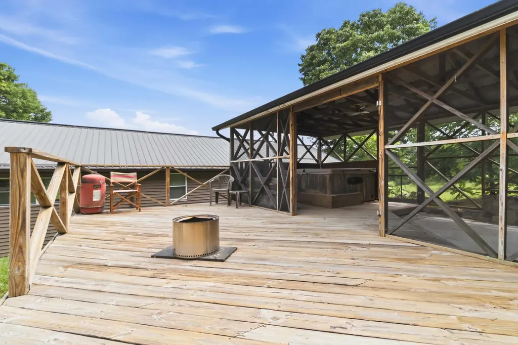 1651 Highway 1643 Somerset KY 42501