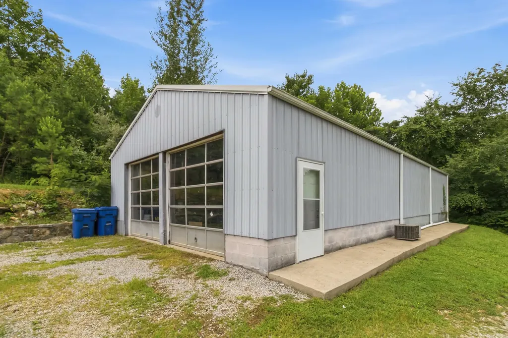 1651 Highway 1643 Somerset KY 42501