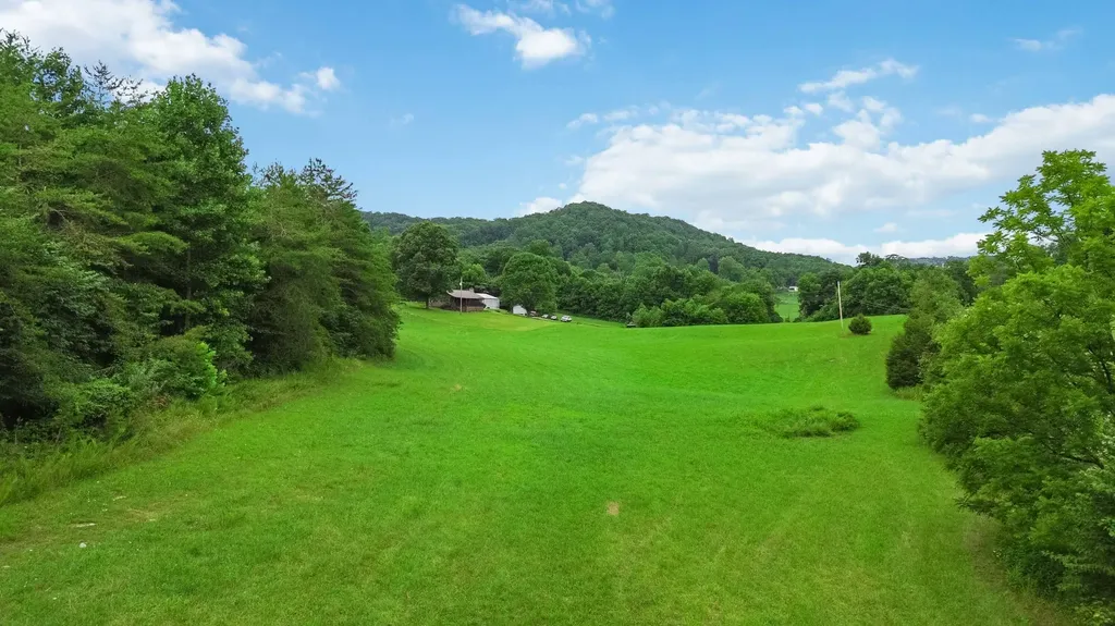 1651 Highway 1643 Somerset KY 42501