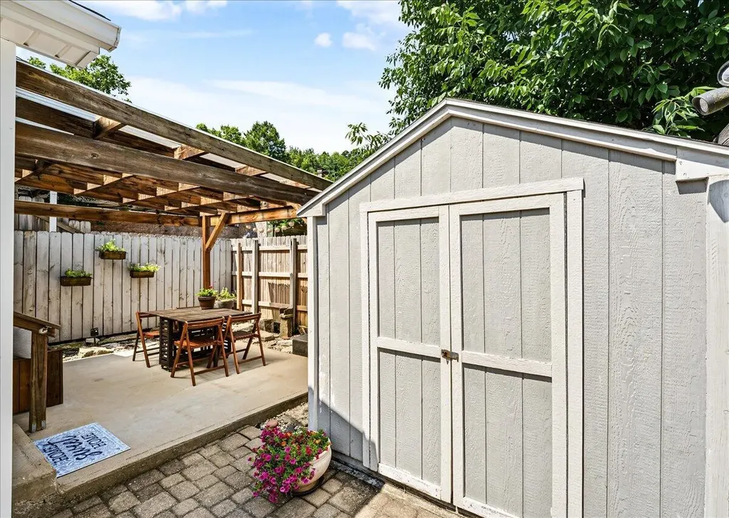 617 Shaw Lane Frankfort KY 40601