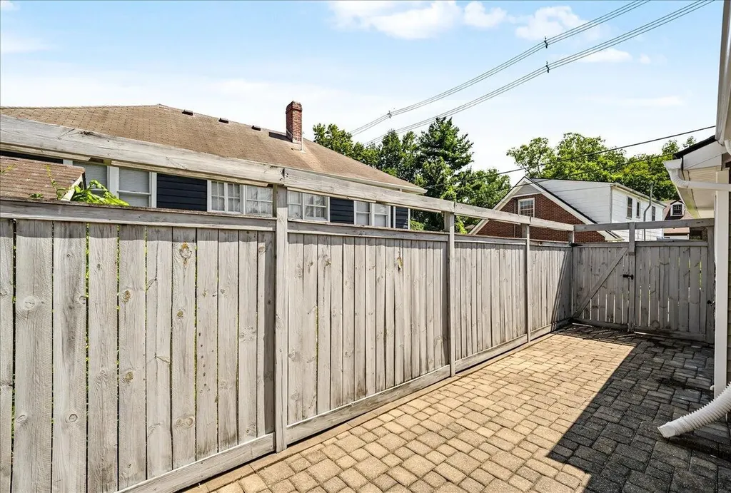 617 Shaw Lane Frankfort KY 40601