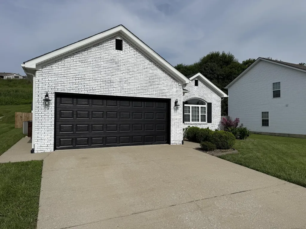 324 Oxford Circle Richmond KY 40475