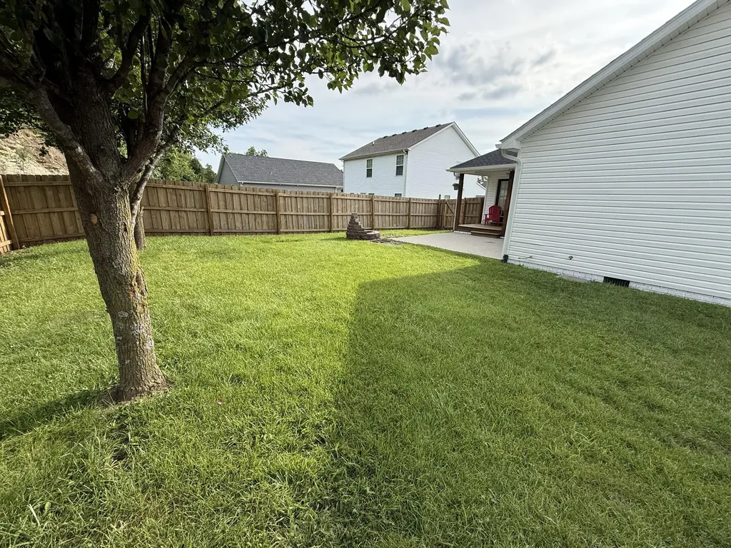 324 Oxford Circle Richmond KY 40475