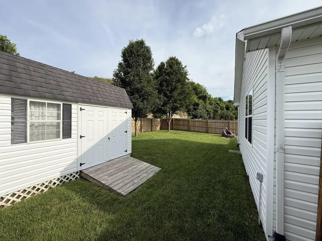 324 Oxford Circle Richmond KY 40475