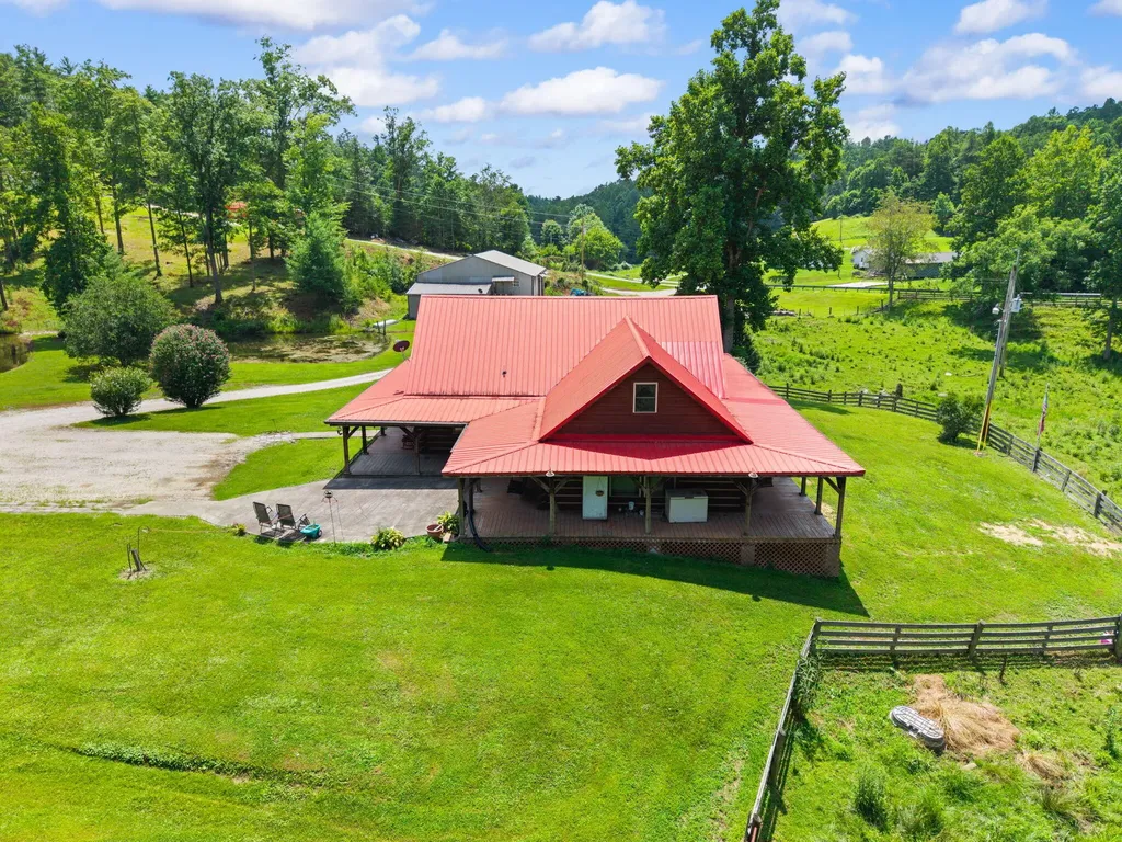 3192 Ky-15 Campton KY 41301