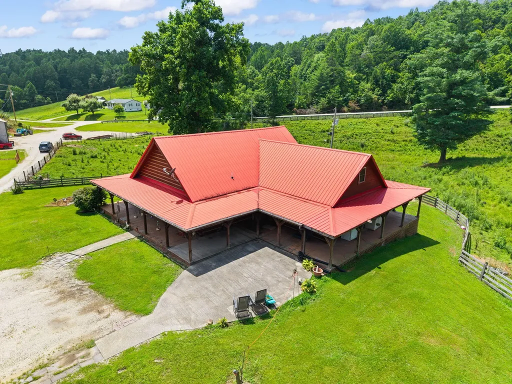 3192 Ky-15 Campton KY 41301