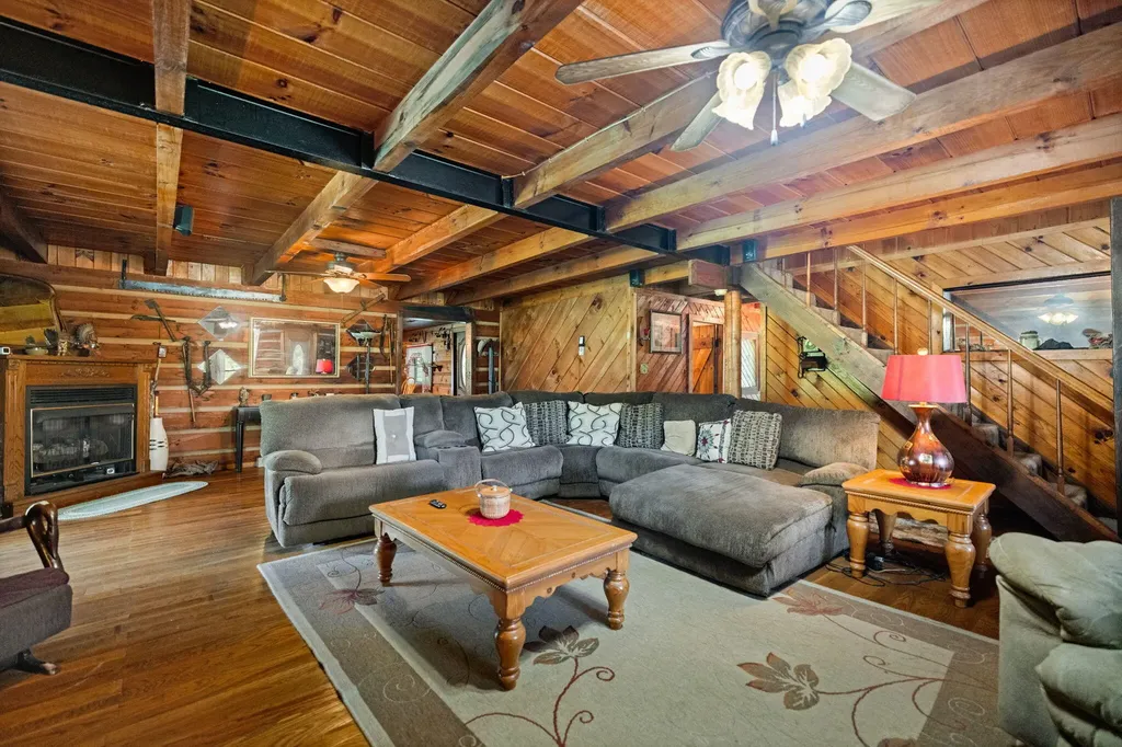 3192 Ky-15 Campton KY 41301