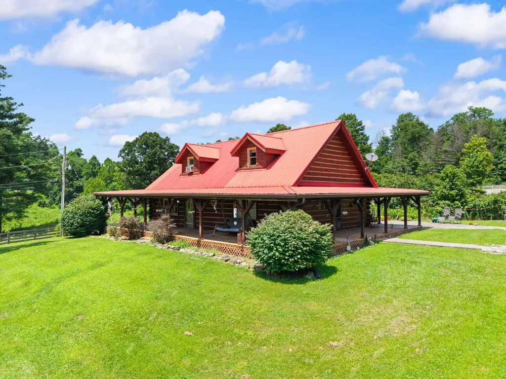 3192 Ky-15 Campton KY 41301