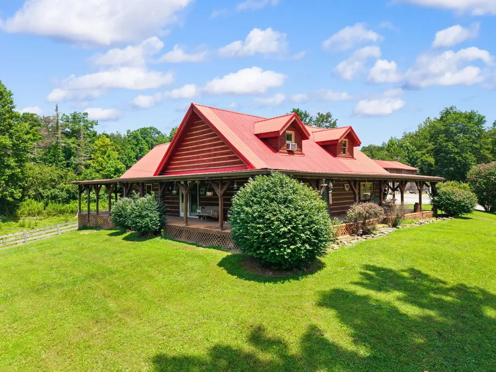 3192 Ky-15 Campton KY 41301