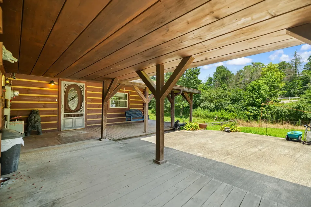 3192 Ky-15 Campton KY 41301