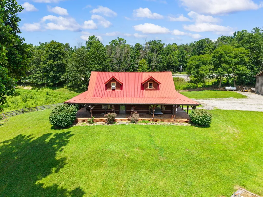 3192 Ky-15 Campton KY 41301