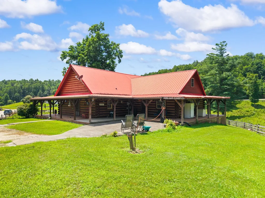 3192 Ky-15 Campton KY 41301