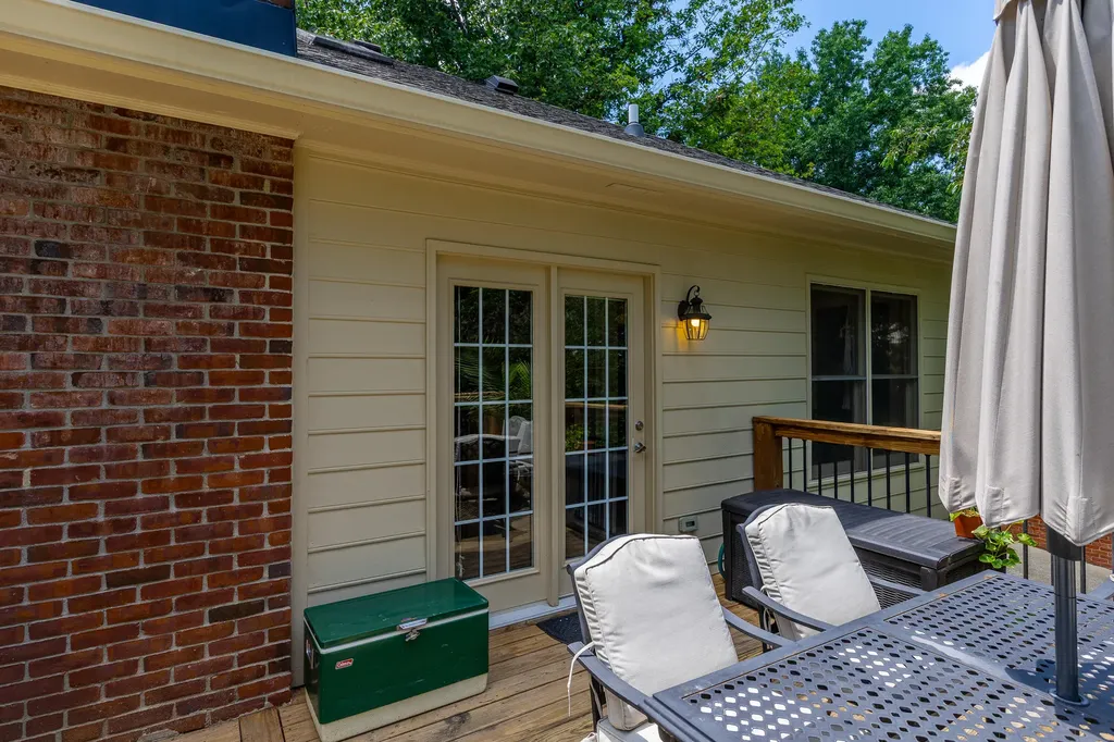 2456 Woodfield Circle Lexington KY 40515