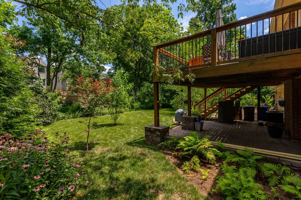 2456 Woodfield Circle Lexington KY 40515