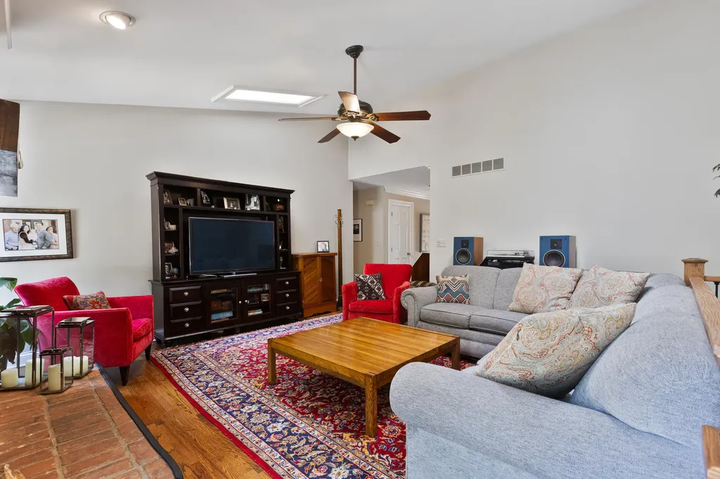 2456 Woodfield Circle Lexington KY 40515