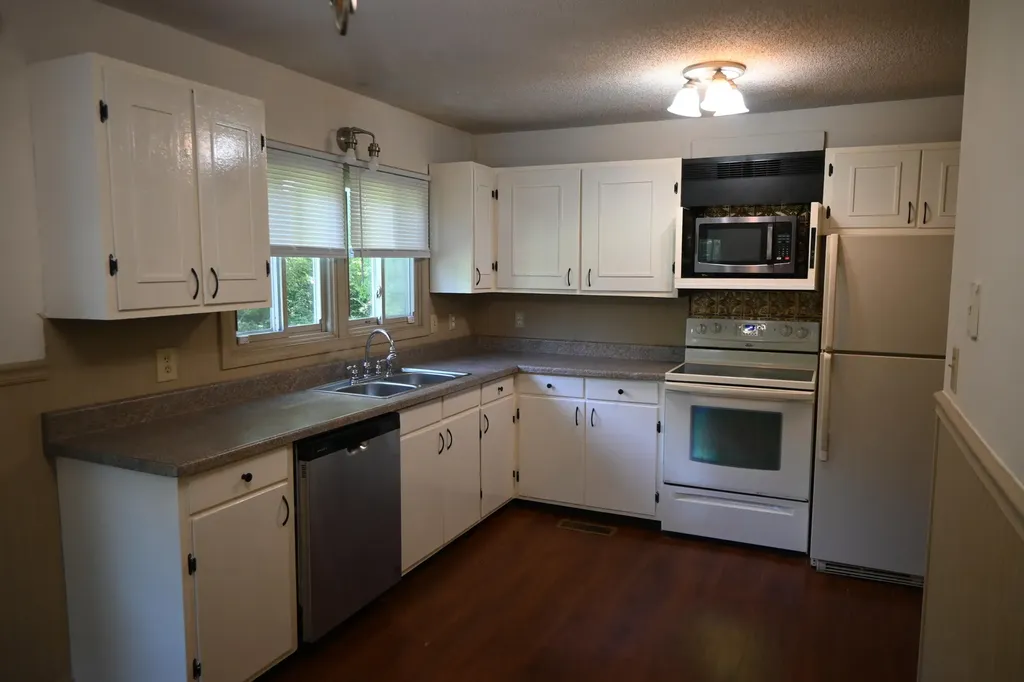 8250 W U.s. Highway 68 Highway Benton KY 42025