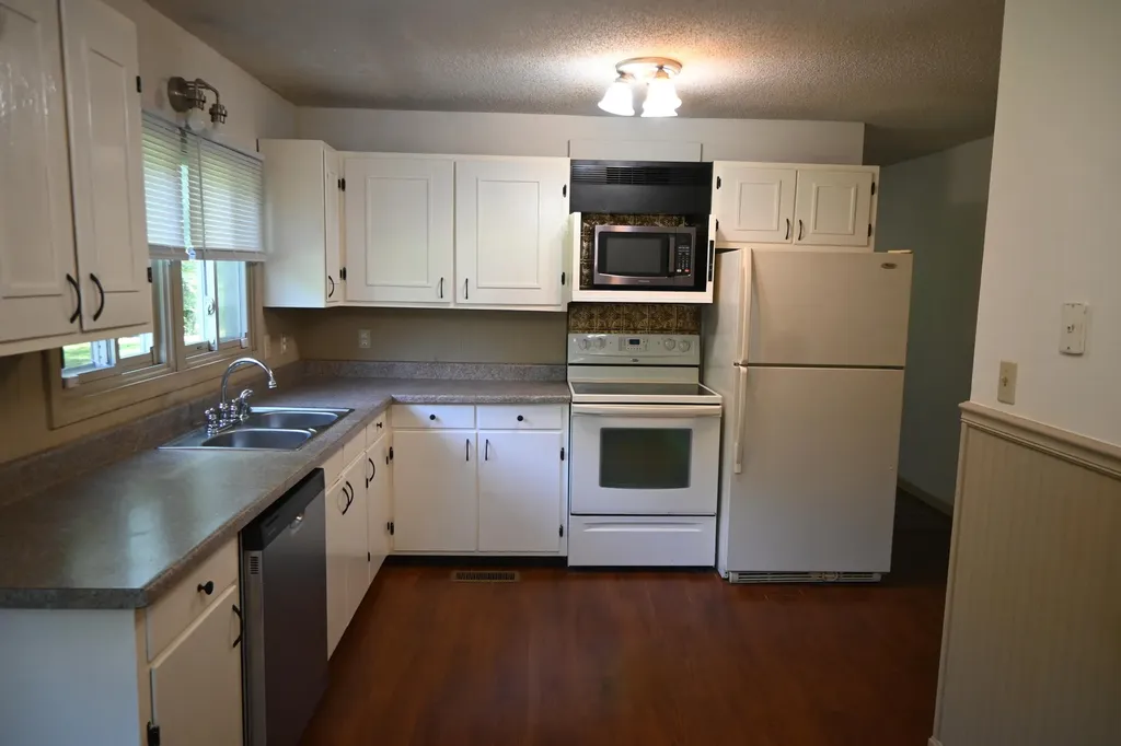 8250 W U.s. Highway 68 Highway Benton KY 42025