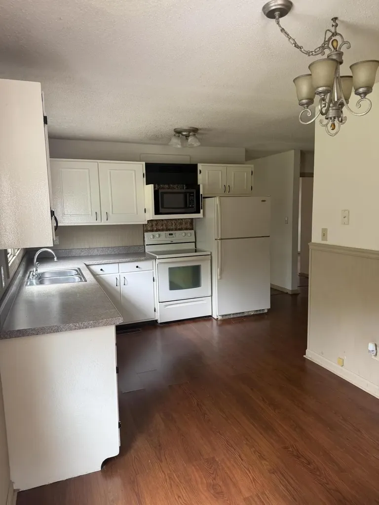 8250 W U.s. Highway 68 Highway Benton KY 42025