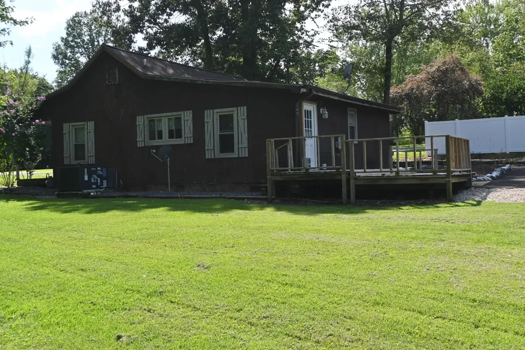 8250 W U.s. Highway 68 Highway Benton KY 42025