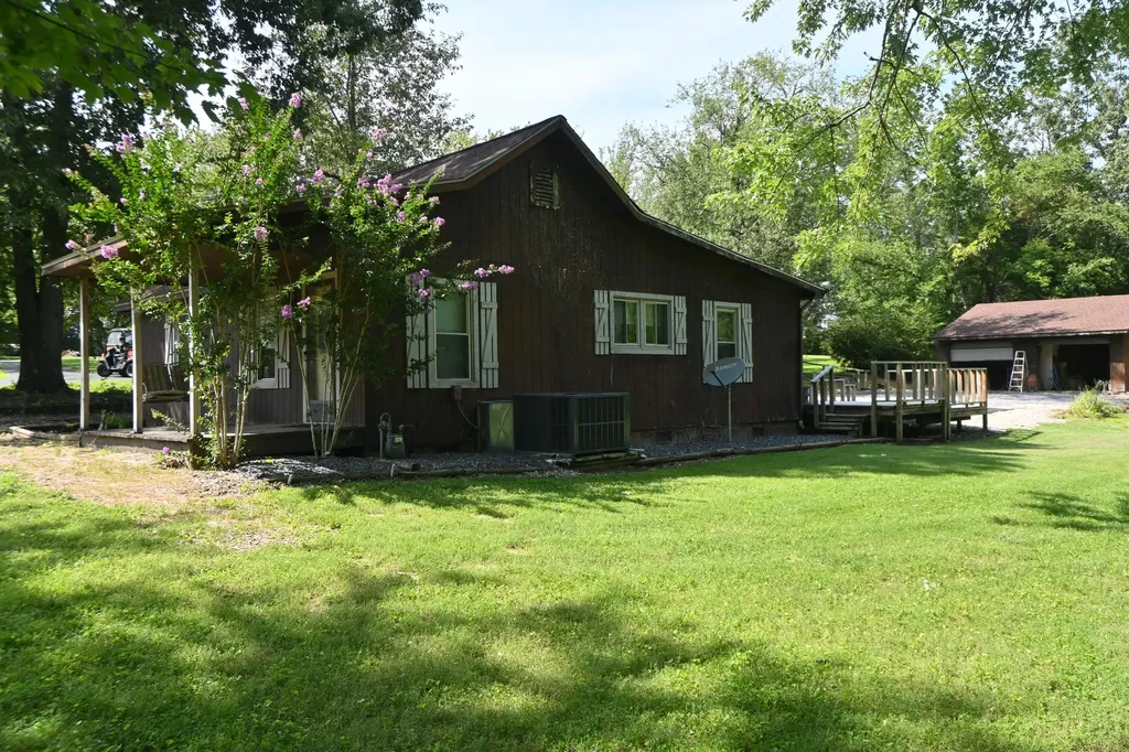 8250 W U.s. Highway 68 Highway Benton KY 42025