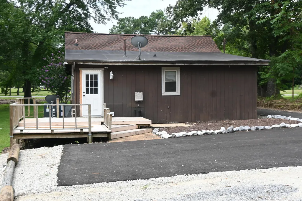 8250 W U.s. Highway 68 Highway Benton KY 42025