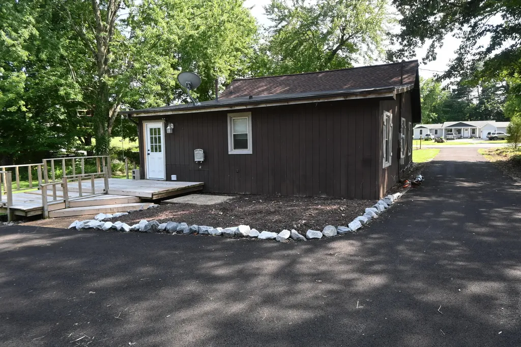 8250 W U.s. Highway 68 Highway Benton KY 42025
