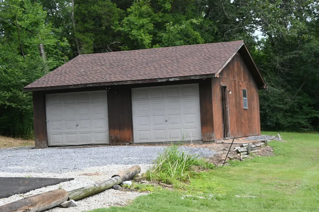 8250 W U.s. Highway 68 Highway Benton KY 42025