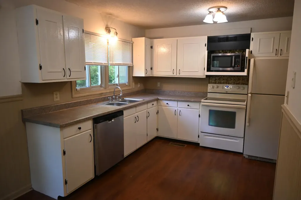 8250 W U.s. Highway 68 Highway Benton KY 42025