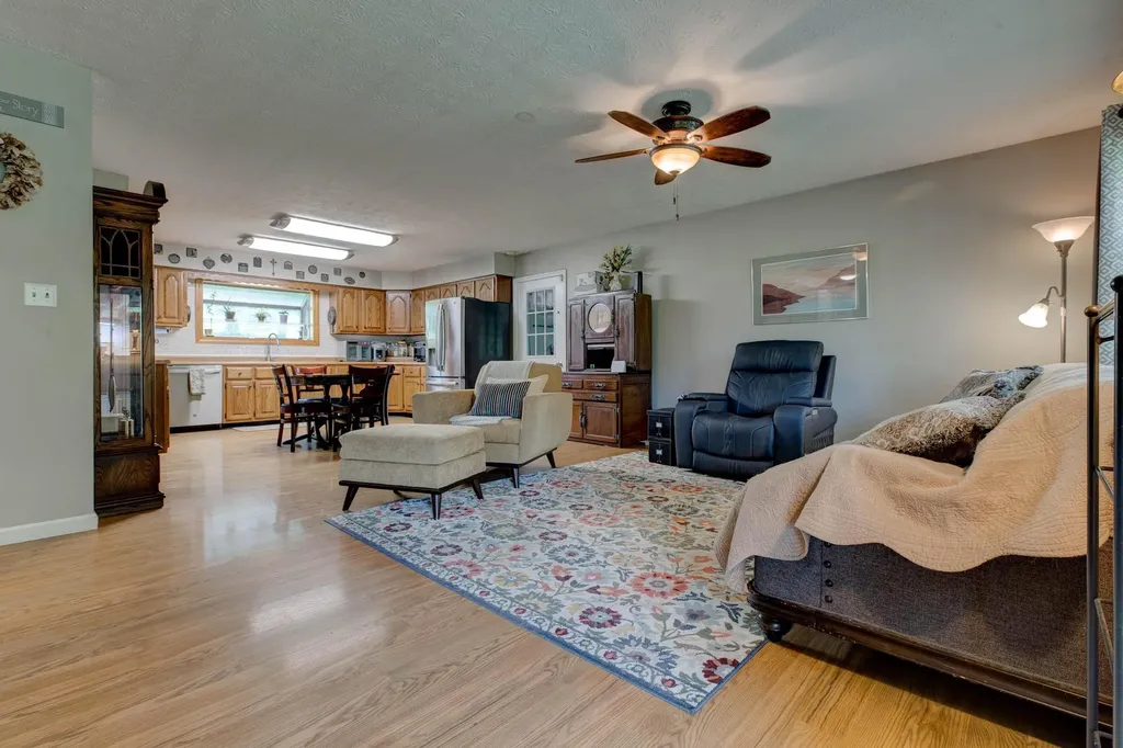 3425 Ky-986 Olive Hill KY 41164