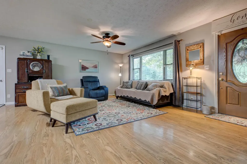 3425 Ky-986 Olive Hill KY 41164