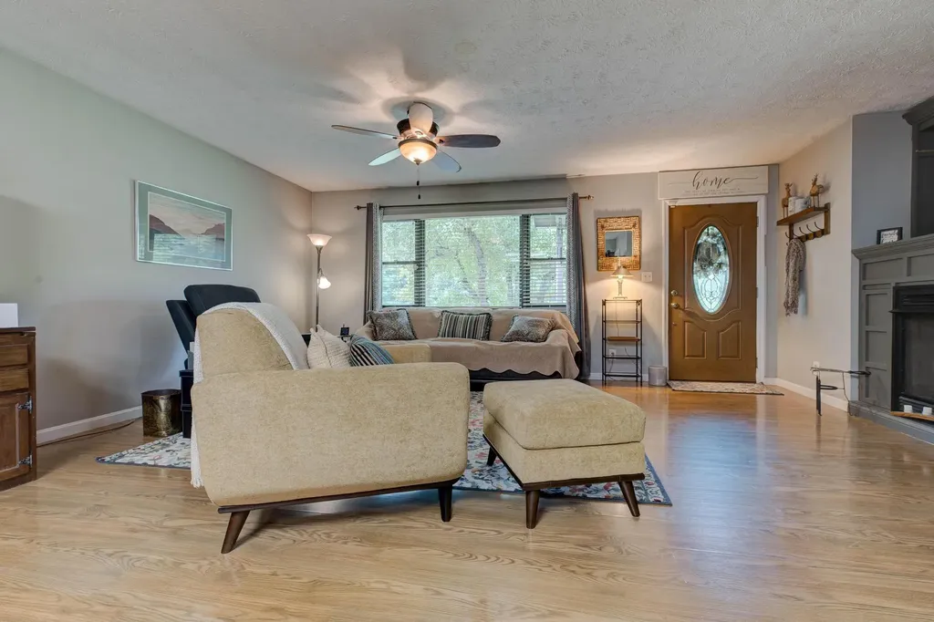 3425 Ky-986 Olive Hill KY 41164