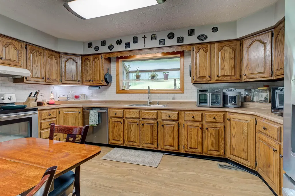 3425 Ky-986 Olive Hill KY 41164