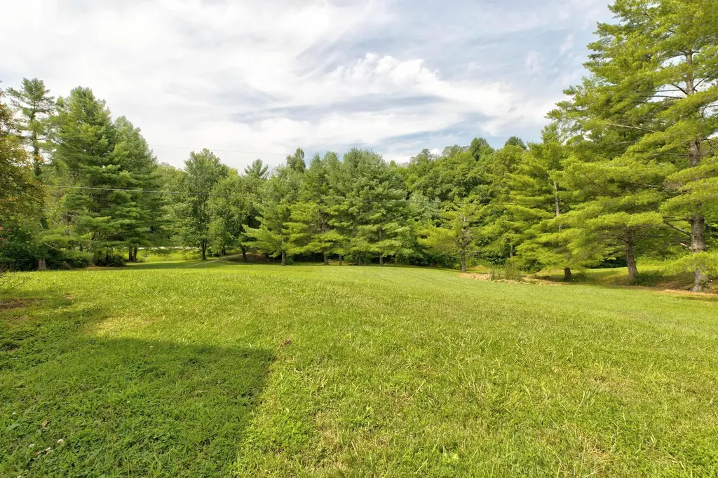 3425 Ky-986 Olive Hill KY 41164