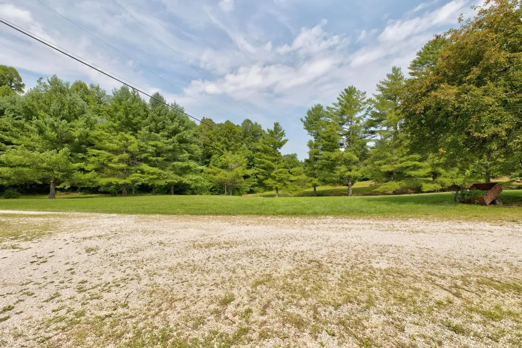 3425 Ky-986 Olive Hill KY 41164